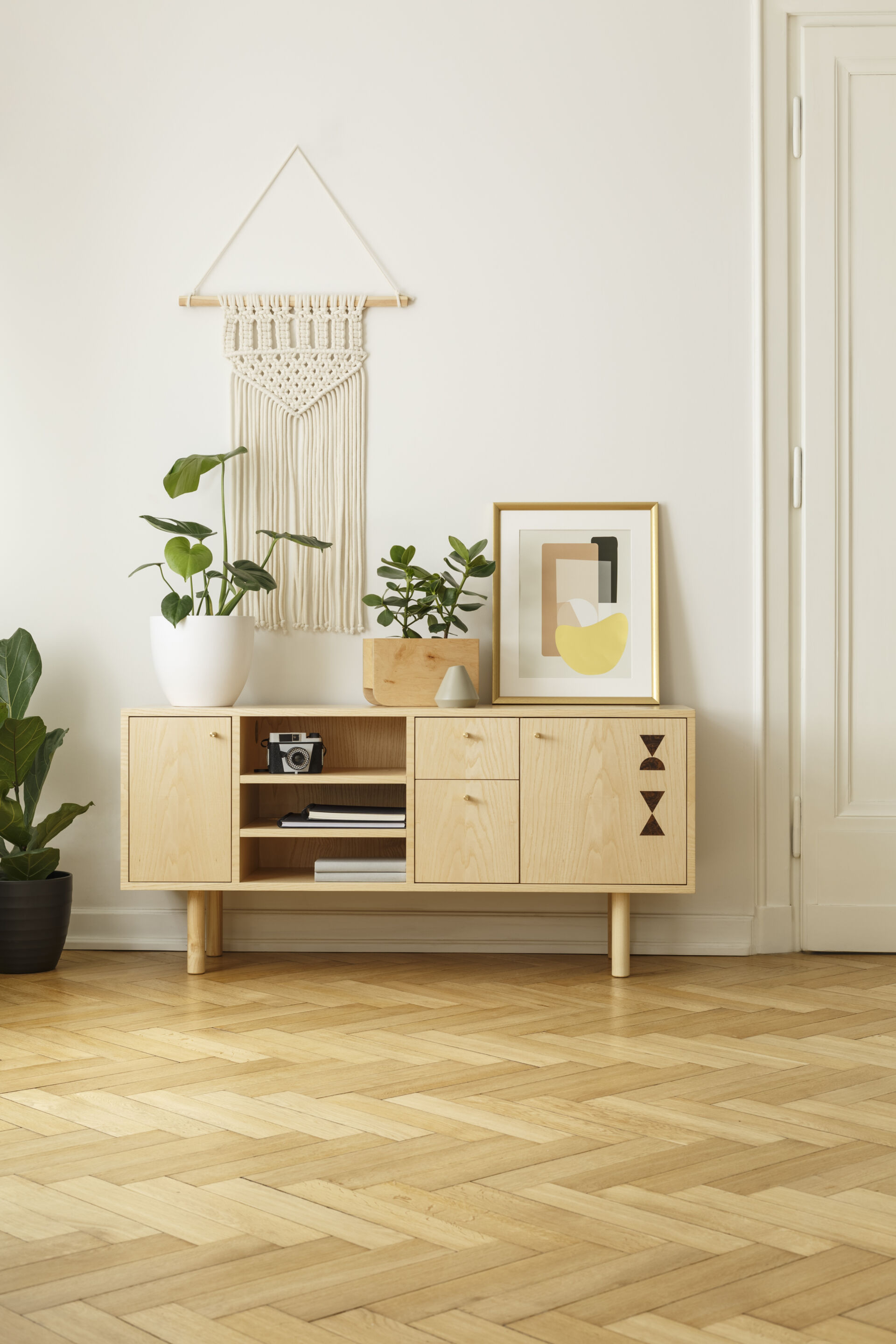 Living room with light coloured vinyl flooring